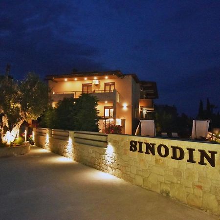 Sinodinos Deluxe Apartments Afytos Exteriör bild