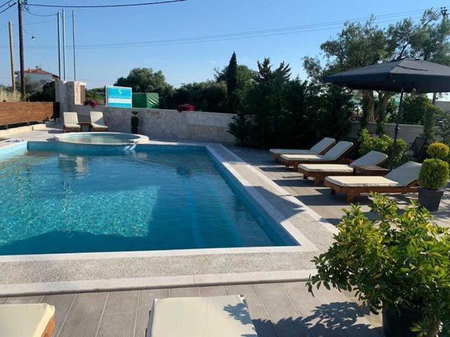 Sinodinos Deluxe Apartments Afytos Exteriör bild