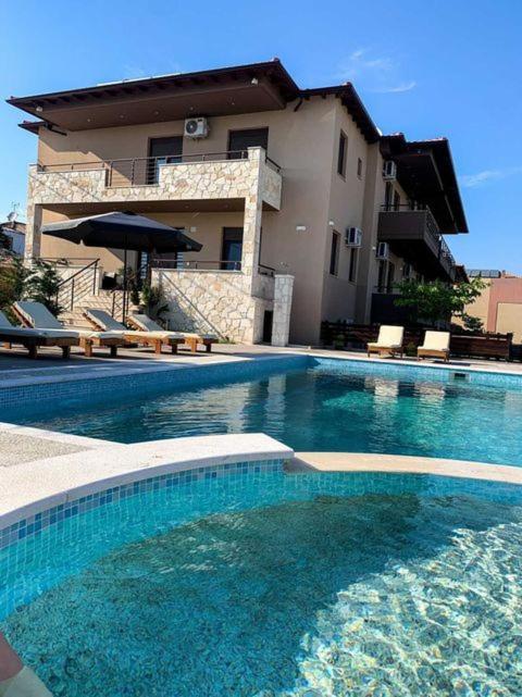Sinodinos Deluxe Apartments Afytos Exteriör bild