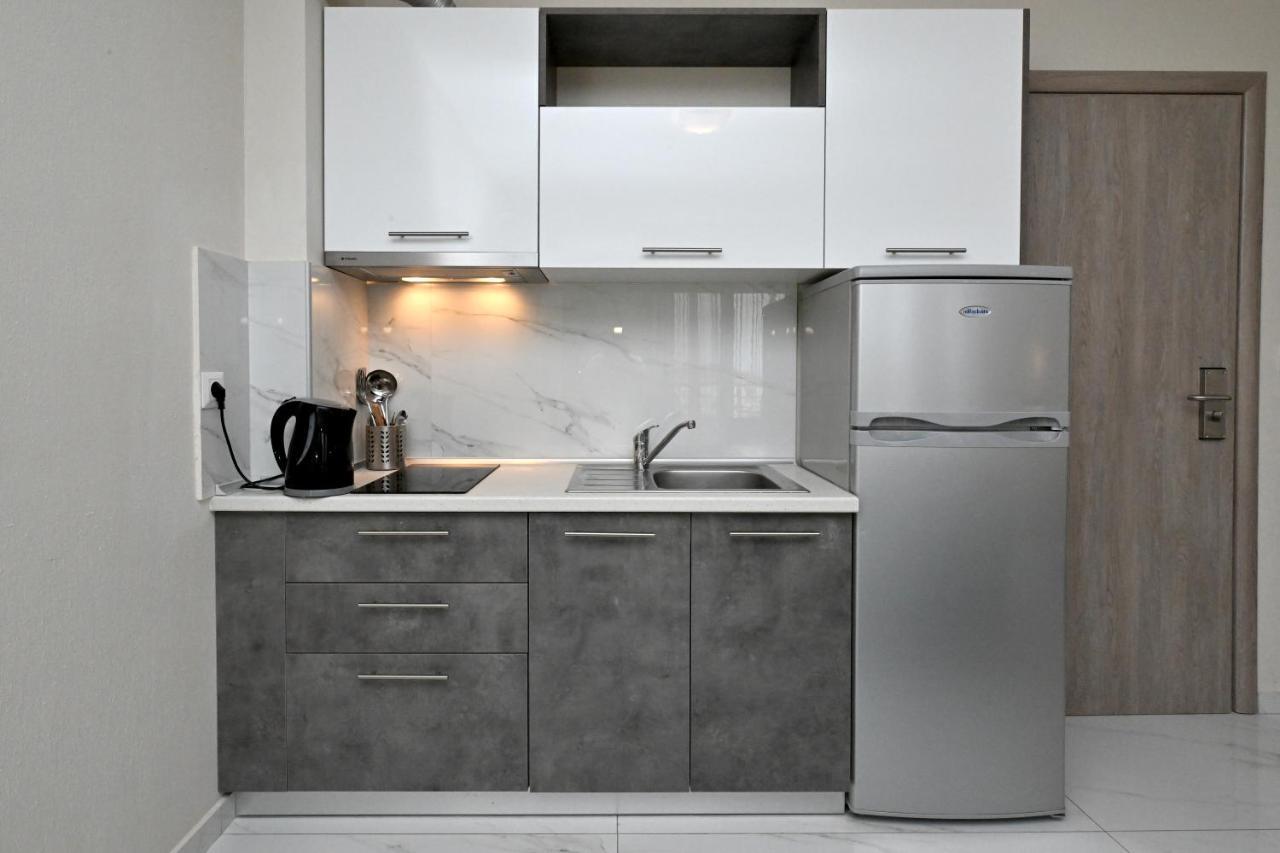 Sinodinos Deluxe Apartments Afytos Exteriör bild