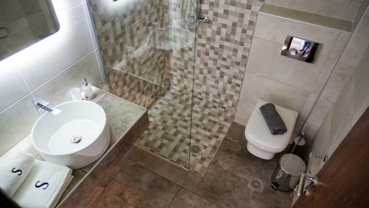 Sinodinos Deluxe Apartments Afytos Exteriör bild