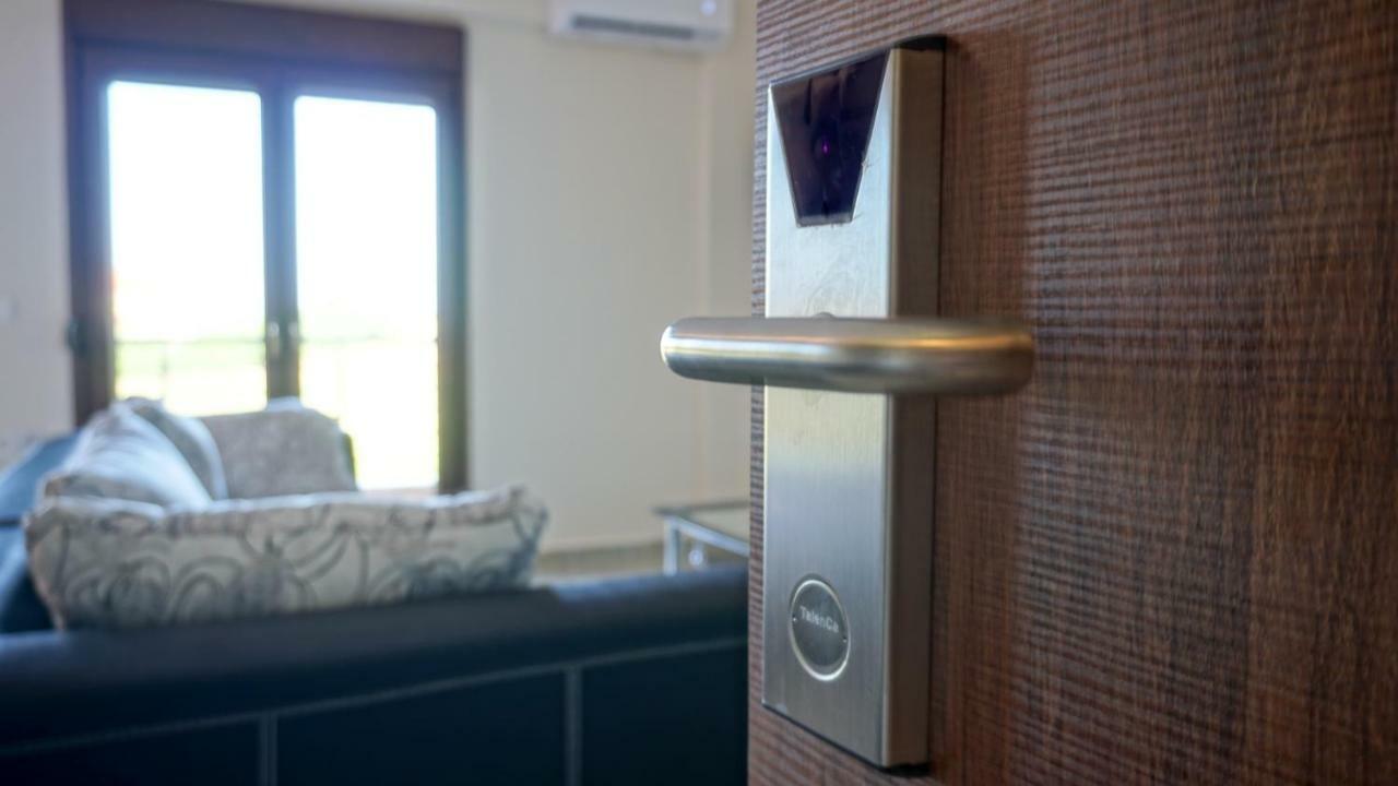 Sinodinos Deluxe Apartments Afytos Exteriör bild