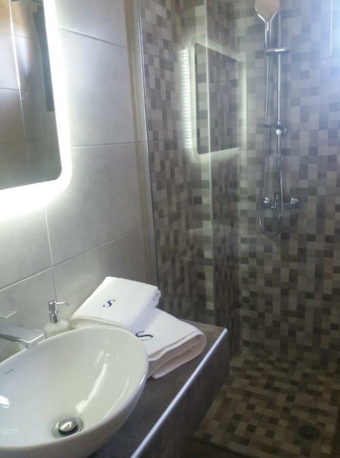 Sinodinos Deluxe Apartments Afytos Exteriör bild